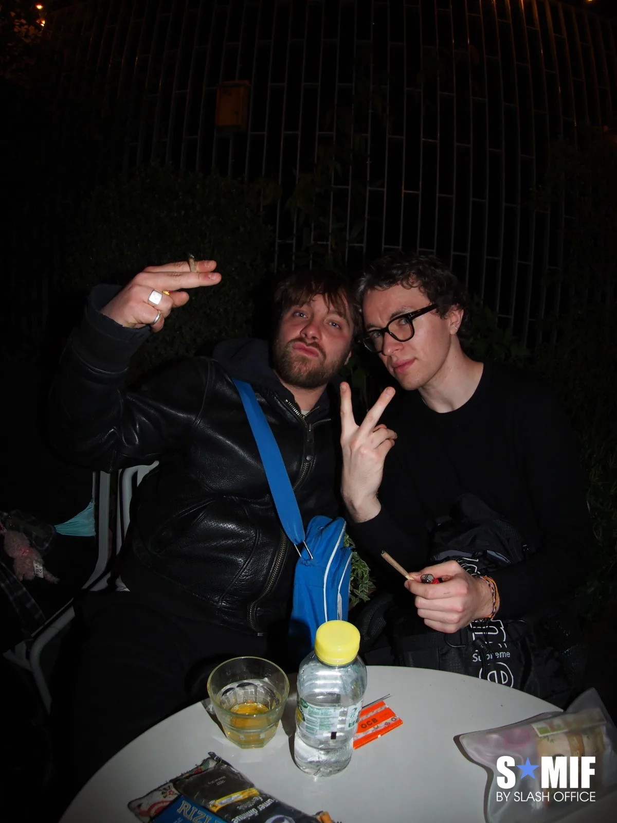 Soirée S*MIF de Slash Office : deux invités attablés