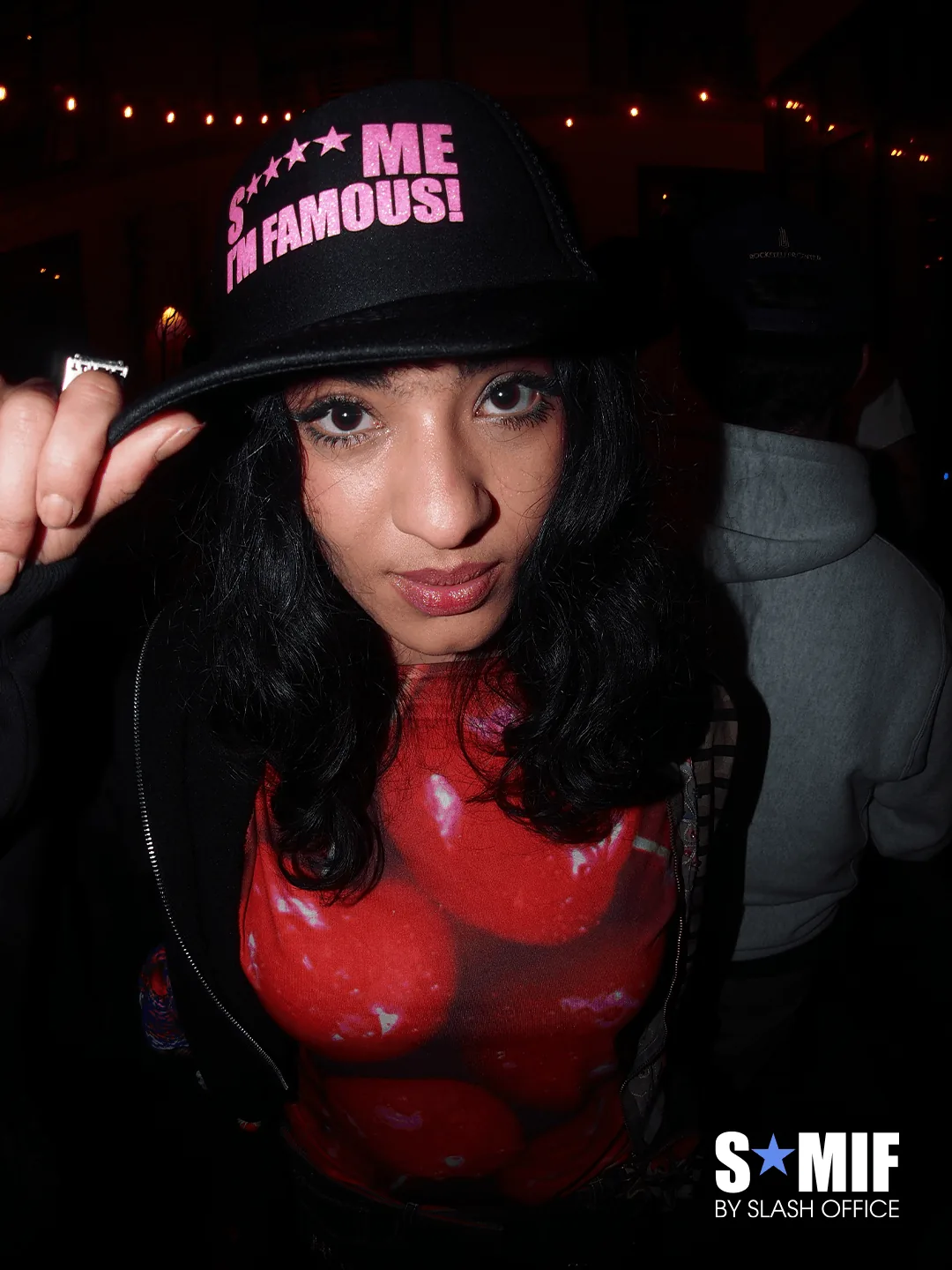 Soirée S*MIF de Slash Office : invitée en casquette « S**** Me I'm Famous »